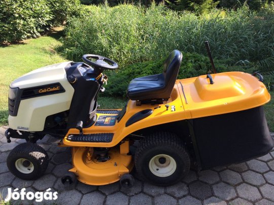 CUB Cadet Profi Fűgyűjtős Fűnyíró Traktor Eladó Győrben