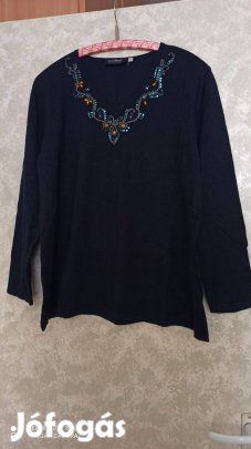 C&A your sixth sense sötétkék nyakán kövekkel díszített kötött pulóver