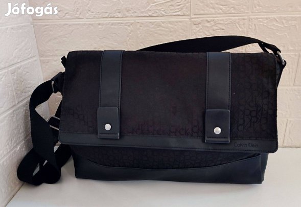 Calvin Klein nagyméretű oldaltáska, laptoptáska