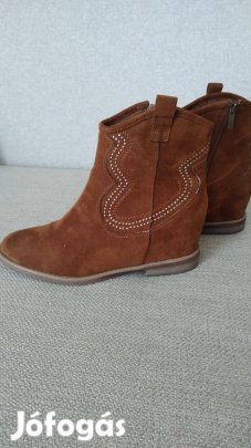 Camel szinű 41-es női bokacsizma