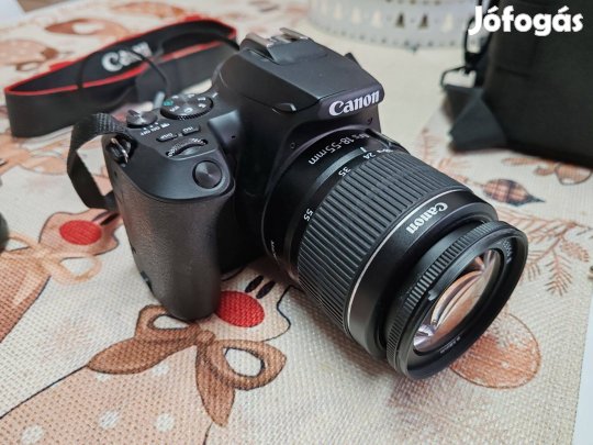 Canon EOS 250d állvánnyal, objektívvel, memóriakártyával
