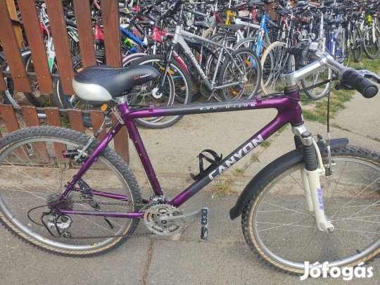 Carbonvázas Canyon Evolution 26 colos kerékpár eladó