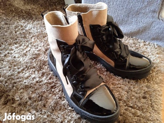 Carla Ricci bakancs 38-as