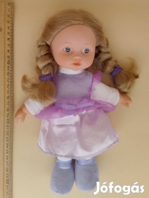 Carousel baba (lila ruhás)