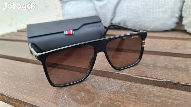 Carrera napszemüveg tokkal