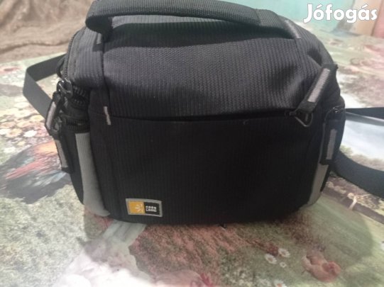Case logic kis taska. Fenykepező, kamera stb. Vadonatúj. 