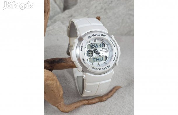Casio 'G-Shock G-300LV' karóra, számla és garancia
