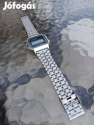 Casio stílusú retro digitális óra