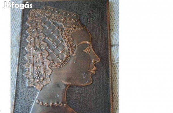 Castiliai hölgy réz domborkép