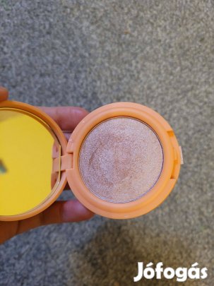 Catrice Seeking Flowers highlighter