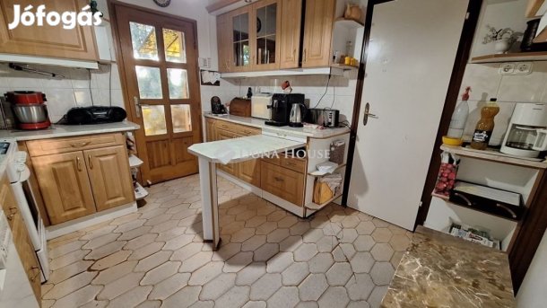 Cecei 103 nm-es ház eladó