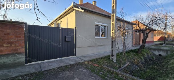 Cegléd Újvárosi részén családi ház eladó!