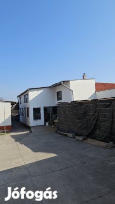 Cegléd  Befektetési lehetőség, több lakás kialakítására!