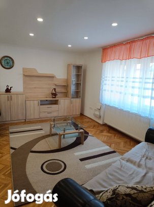 Cegléd központjában 63 m2- es családi ház eladó