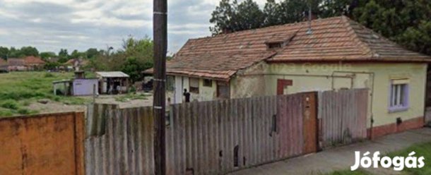 Cegléden 70nm-es cs.ház