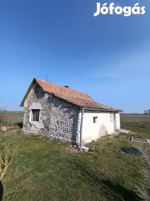 Cegléden, kedvelt dűlőben tanya eladó  kiváló lehetőség