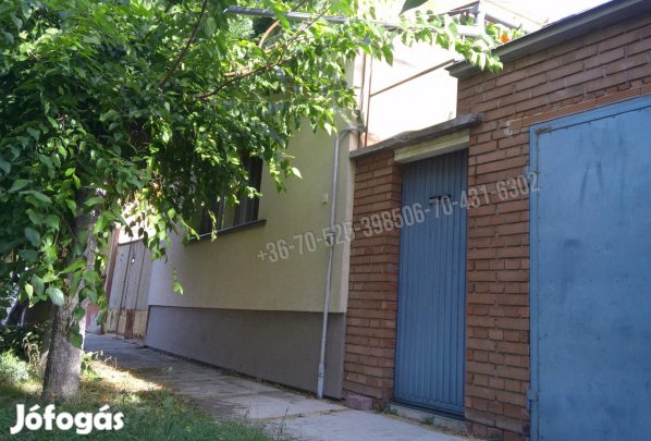 Cegléden tágas családi fészek csendes utcában eladó