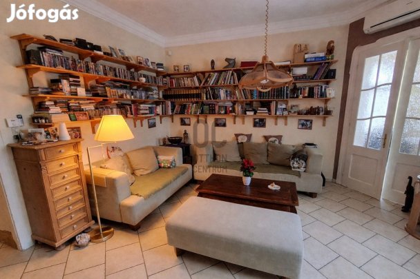 Ceglédi 127 nm-es ház eladó