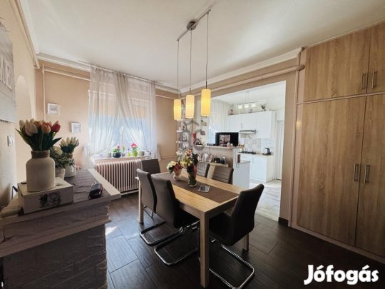 Ceglédi 160 nm-es ház eladó