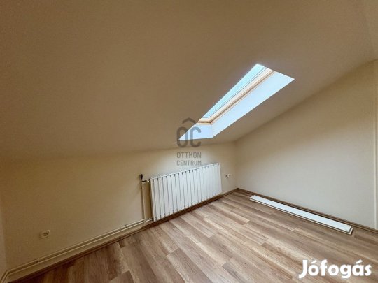 Ceglédi 65 nm-es lakás eladó