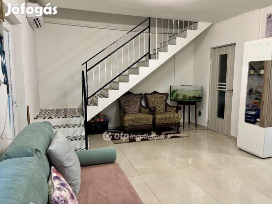 Ceglédi 71 nm-es ház eladó