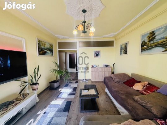 Ceglédi 76 nm-es lakás eladó