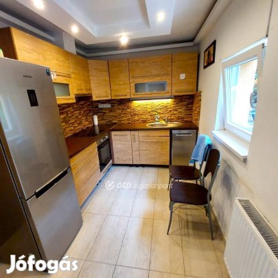 Ceglédi 78 nm-es ház eladó