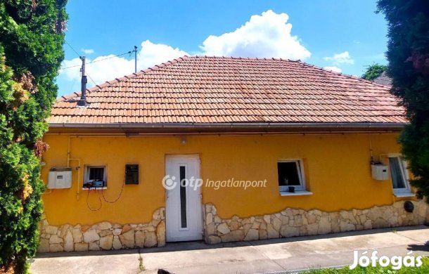 Ceglédi 78 nm-es ház eladó