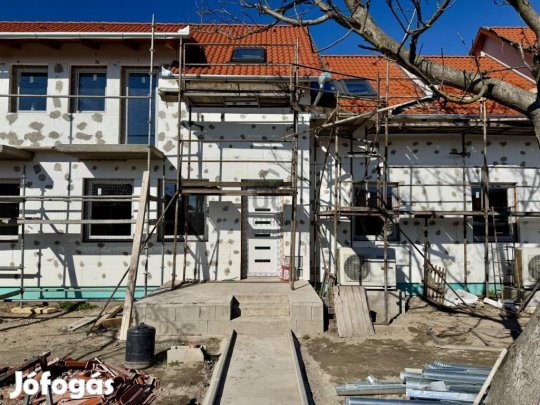 Ceglédi 86 nm-es lakás eladó