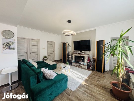 Ceglédi eladó 105 nm-es ház