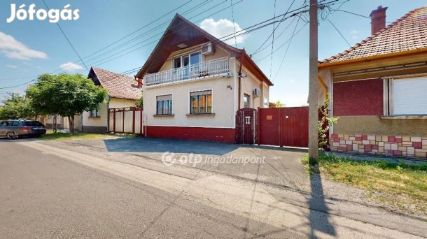 Ceglédi eladó 153 nm-es ház