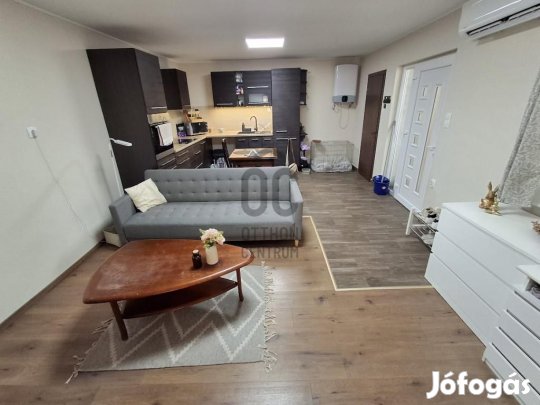 Ceglédi eladó 160 nm-es ház