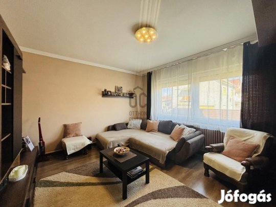 Ceglédi eladó 160 nm-es ház