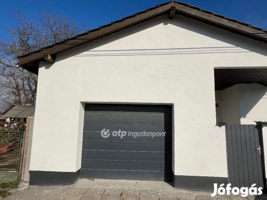 Ceglédi eladó 187 nm-es ház