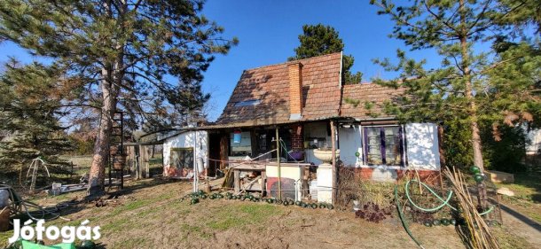 Ceglédi eladó 34 nm-es ház
