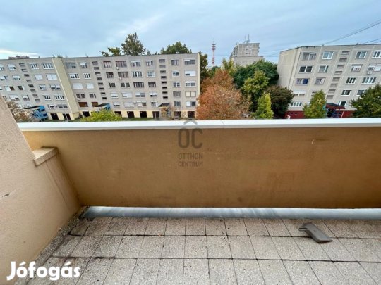 Ceglédi eladó 64 nm-es lakás