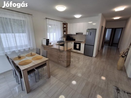 Ceglédi eladó 80 nm-es ház