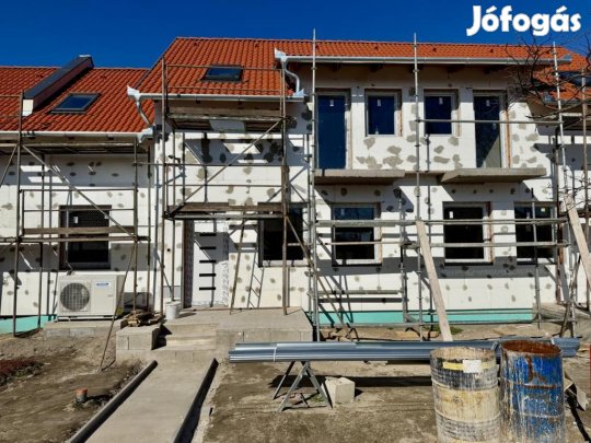 Ceglédi eladó 86 nm-es lakás