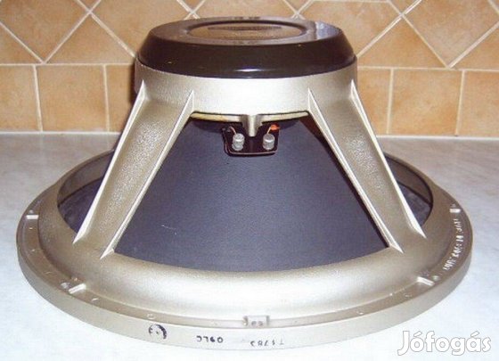 Celestion 12", 18" hangszóró, más hangszórók. Cserélhetők is