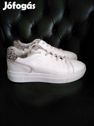 Cellini 42-es fehér bőr sport cipő unisex