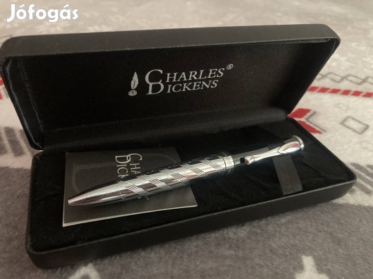Charles Dickens gyönyörű toll tokjában papírjaival akár ajándéknak is