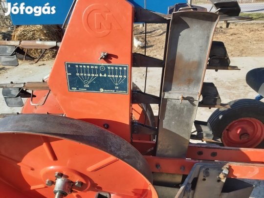 Checchi Magli csipeszes palántázó