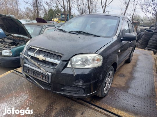 Chevrolet Aveo karosszéria elemei fekete