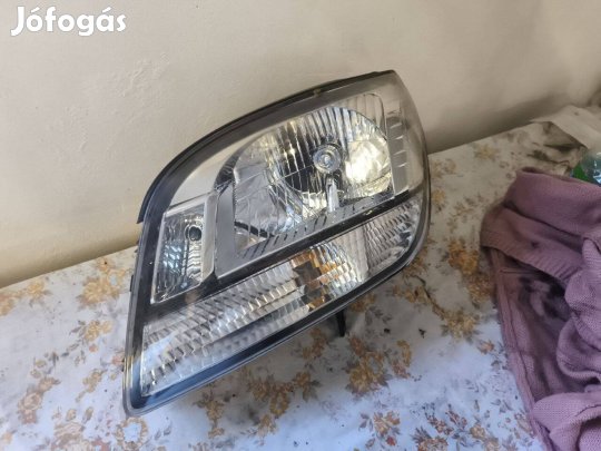 Chevrolet Orlando jobb , bal első fényszóró