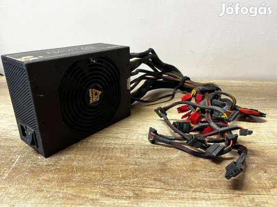 Chieftec moduláris tápegység 1250W GOLD