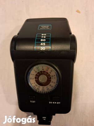 Chinon 900 C típusú  vaku billenthető fejjel