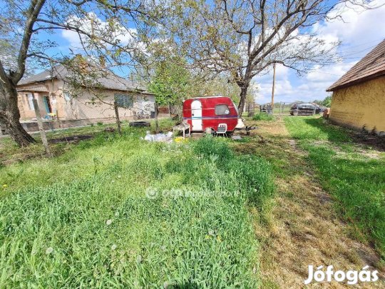 Cibakházai eladó 1205 nm-es telek