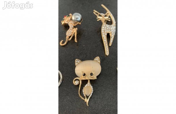 Cica macska bross kitűző kővel díszített bizsuk