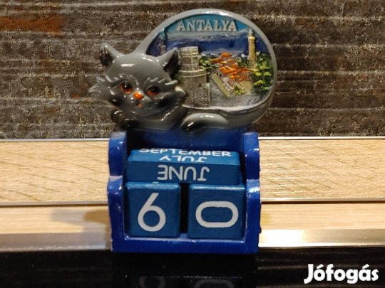 Cicás Antalya asztali naptár