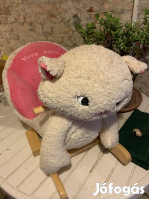 Cicás hintaszékben